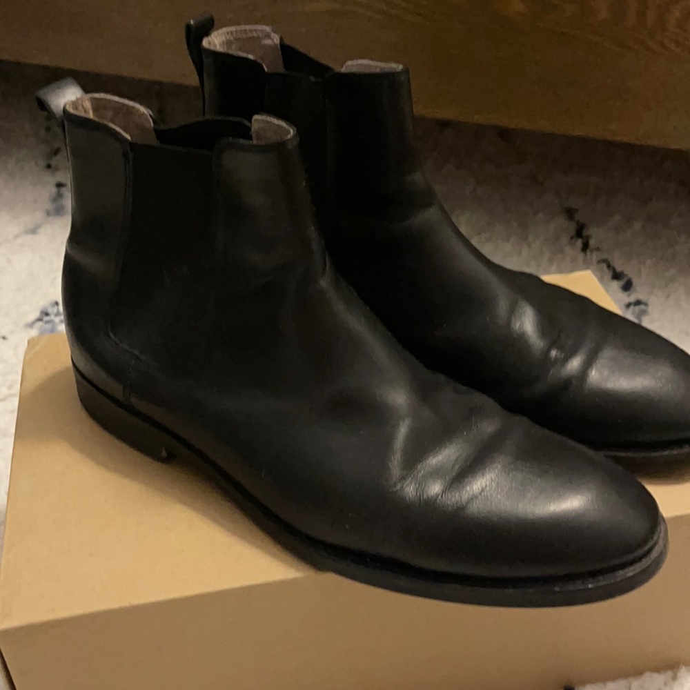 Banana Republic Size 9.5 Chelsea Boots